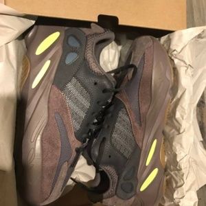 Yeezy 700